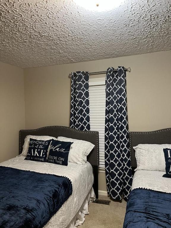 Luxury Lakefront Property ミリッジビル エクステリア 写真